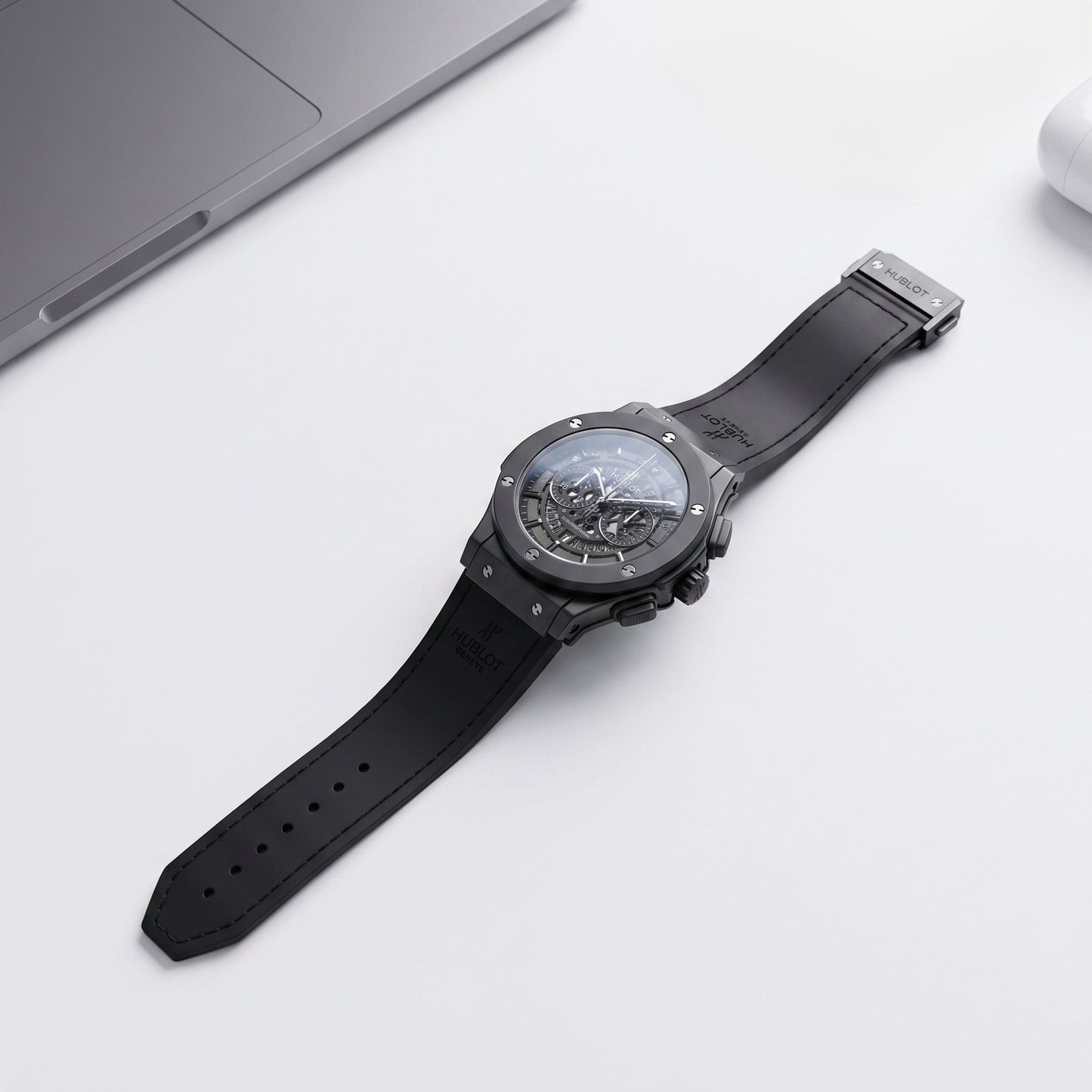 Hublot Luxury Watch For Men (Black)
